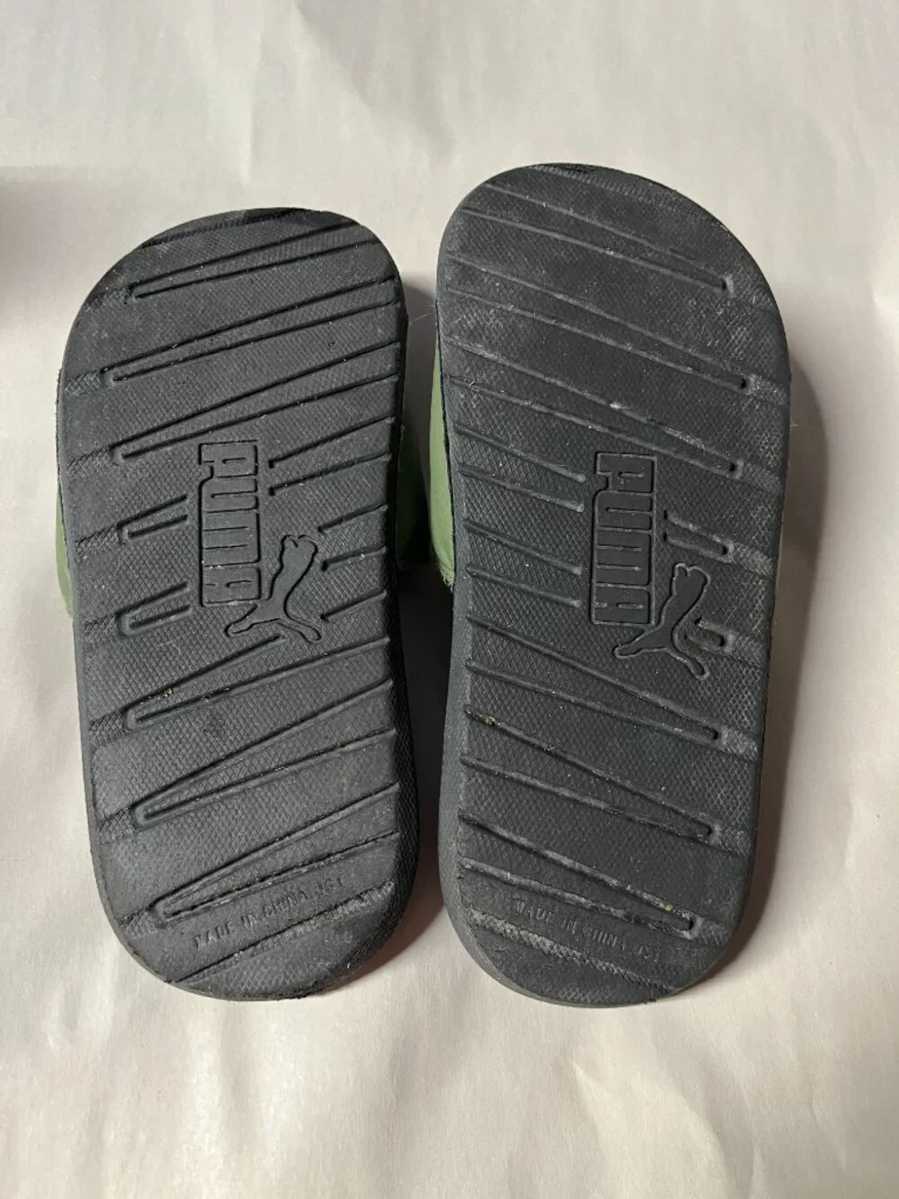 Puma Cool Cat 2.0 Kids Slides - Size 1 boys